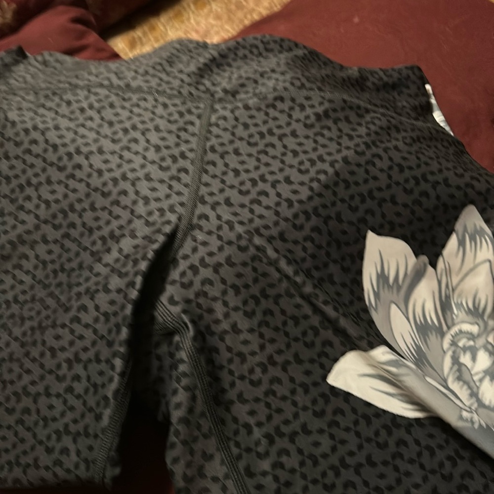 DSG leggings.